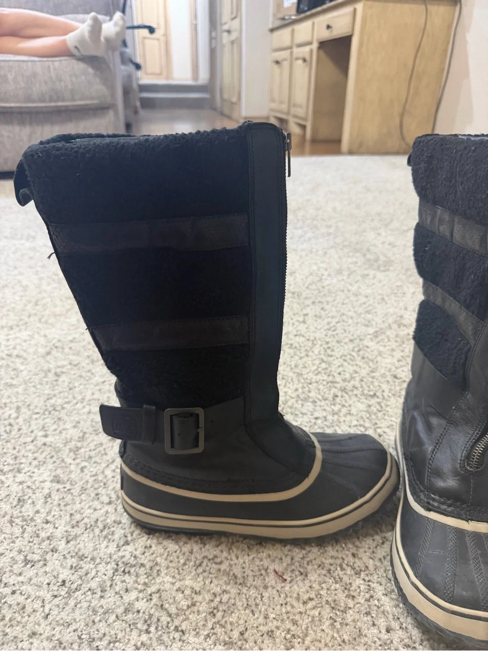 Sorel Black Winter Zip-Front Boots